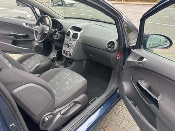 Car image 10