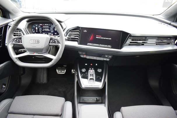 Audi Q4 45 quattro e-tron S-line 195 kW image number 4