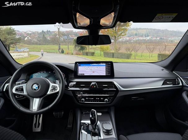 BMW 530d Touring xDrive 210 kW image number 14