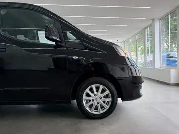 Car image 38