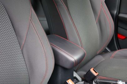 Car image 36