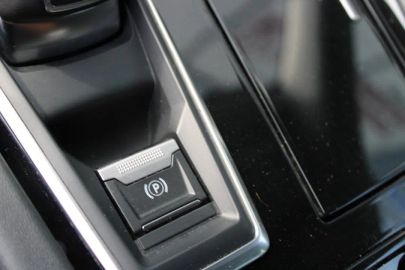 Car image 37