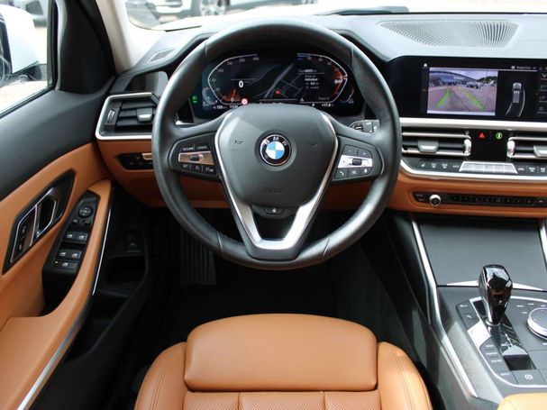 BMW 320d Touring xDrive 140 kW image number 10