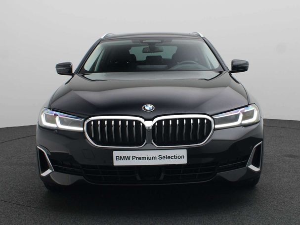 BMW 530i Touring Luxury Line 185 kW image number 2