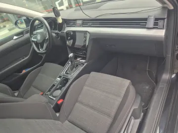 Car image 36
