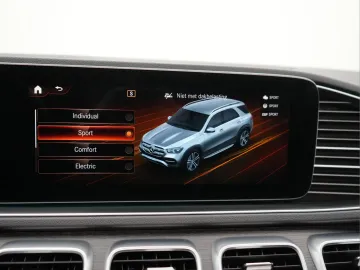 Car image 40