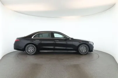 Car image 30