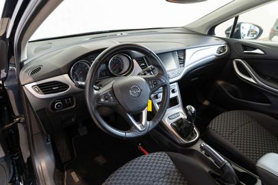 Car image 11