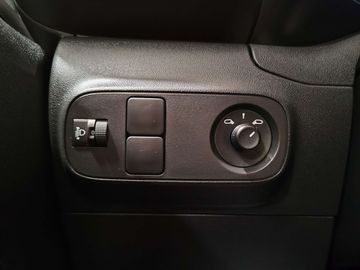 Car image 36