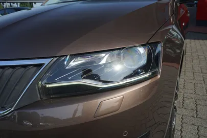 Car image 34