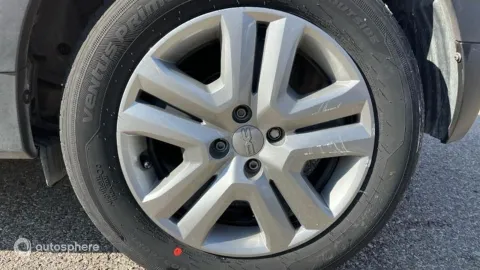 Car image 20