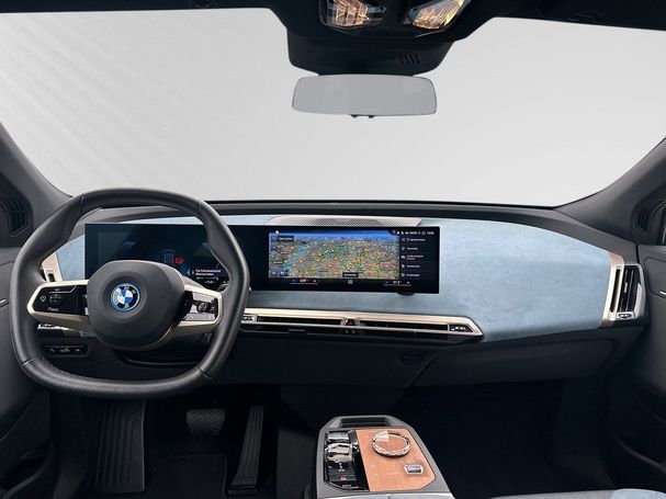 BMW iX xDrive40 240 kW image number 6