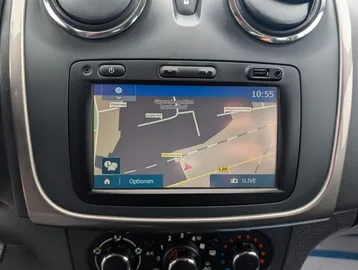 Car image 25
