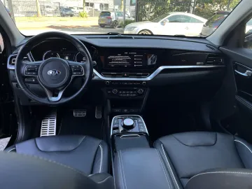 Car image 36