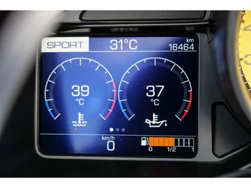 Car image 28