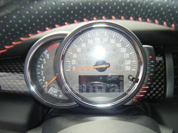 Car image 36