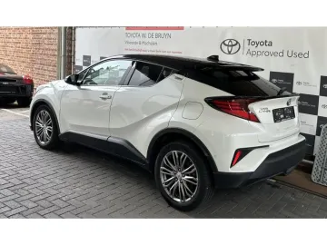 Car image 3