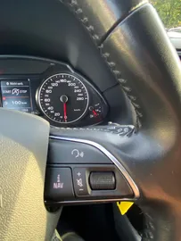 Car image 40