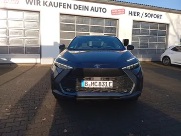 Car image 4