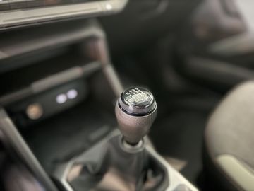 Car image 37