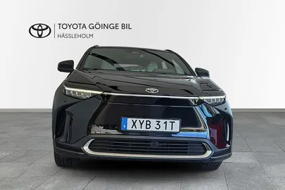 Car image 3