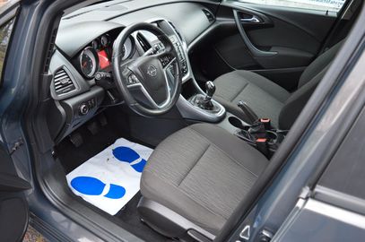 Car image 12