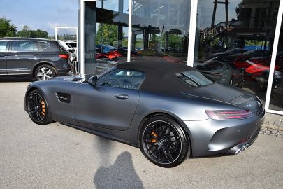 Car image 26
