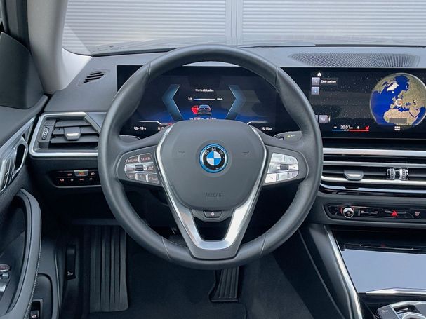 BMW i4 210 kW image number 16