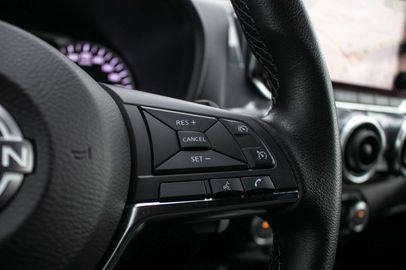 Car image 35