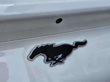 Car image 36