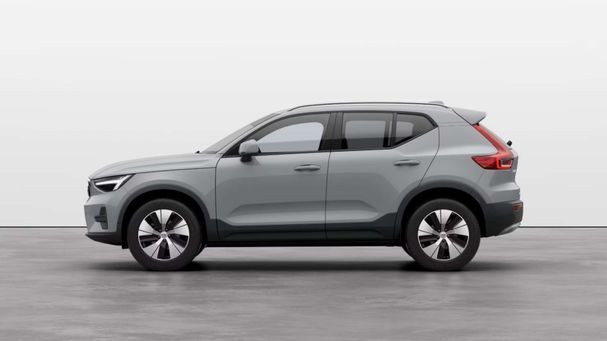 Volvo XC40 B4 Core 145 kW image number 2