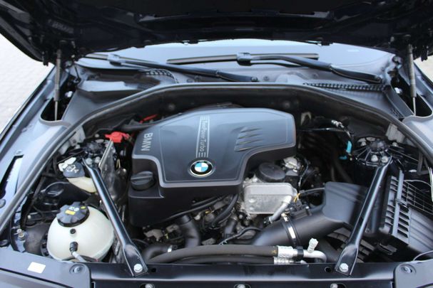 BMW 520i Touring 135 kW image number 33