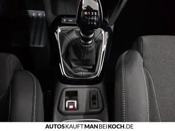 Car image 33