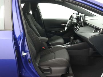 Car image 30