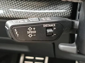 Car image 33