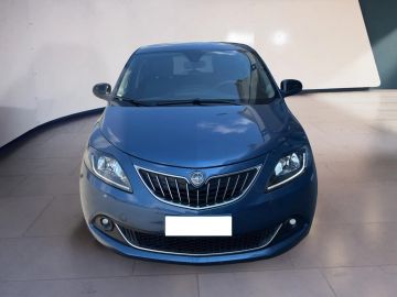 Car image 3
