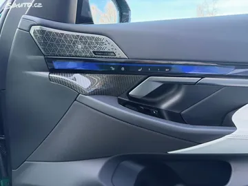 Car image 33