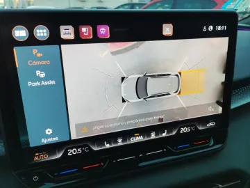 Car image 17