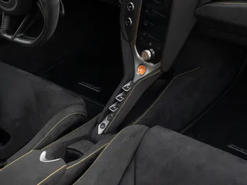 Car image 33