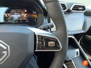 Car image 26