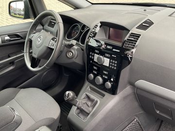 Car image 26