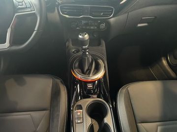 Car image 10