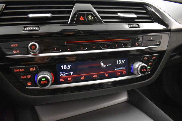 BMW 520i Touring 135 kW image number 26