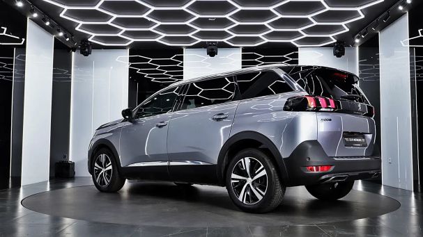 Peugeot 5008 BlueHDi EAT8 GT 133 kW image number 4