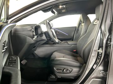 Car image 12