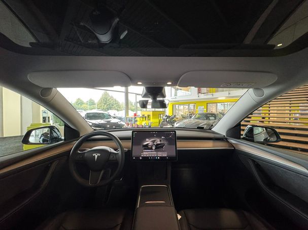 Tesla Model Y Long Range AWD 378 kW image number 25