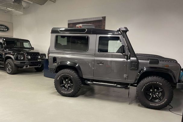 Land Rover Defender 90 2.2 Station Wagon 90 kW image number 8