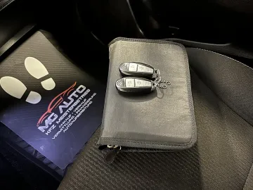 Car image 37