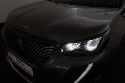 Car image 27