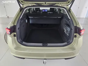 Car image 34